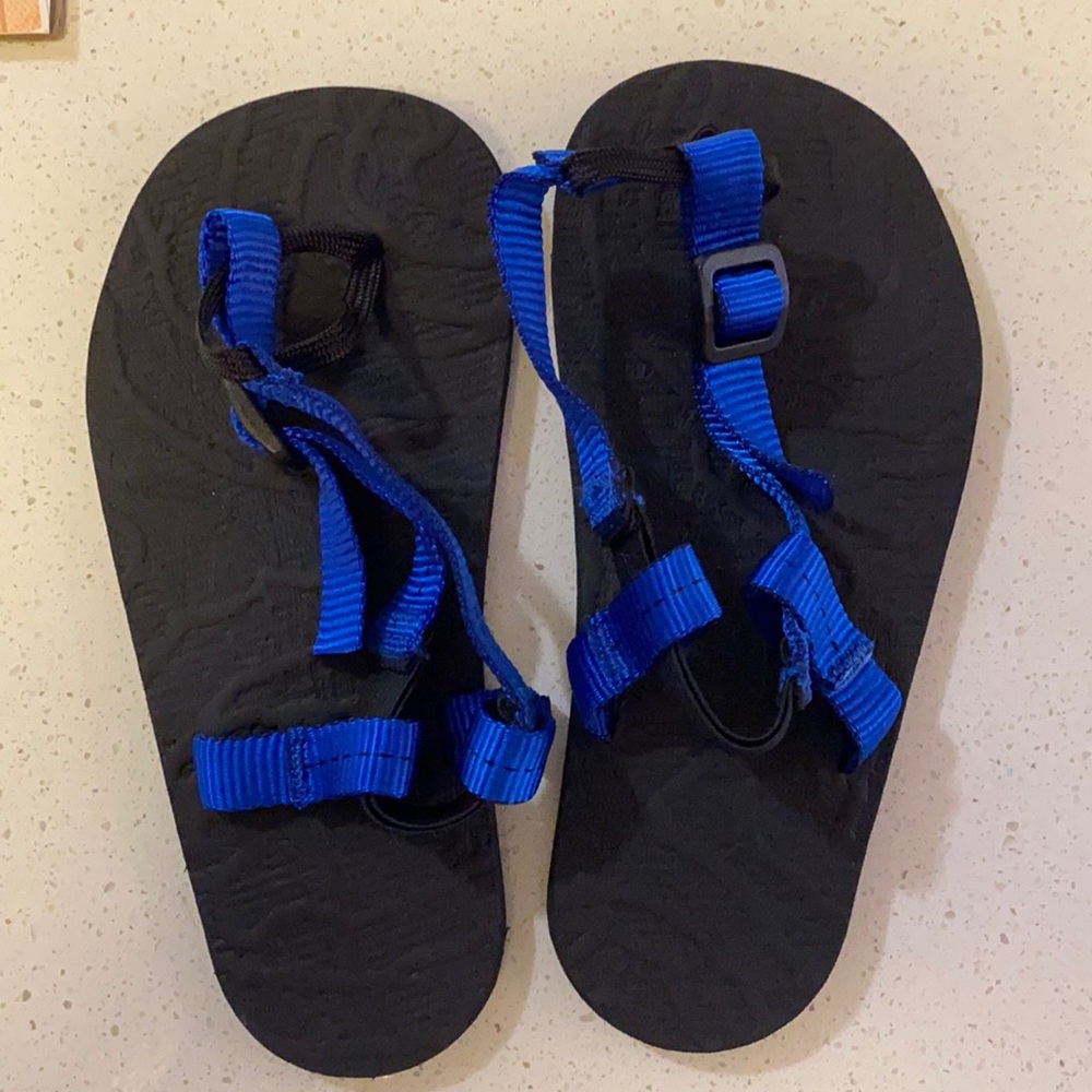 NWOT Boys Unshoes Keota sandal